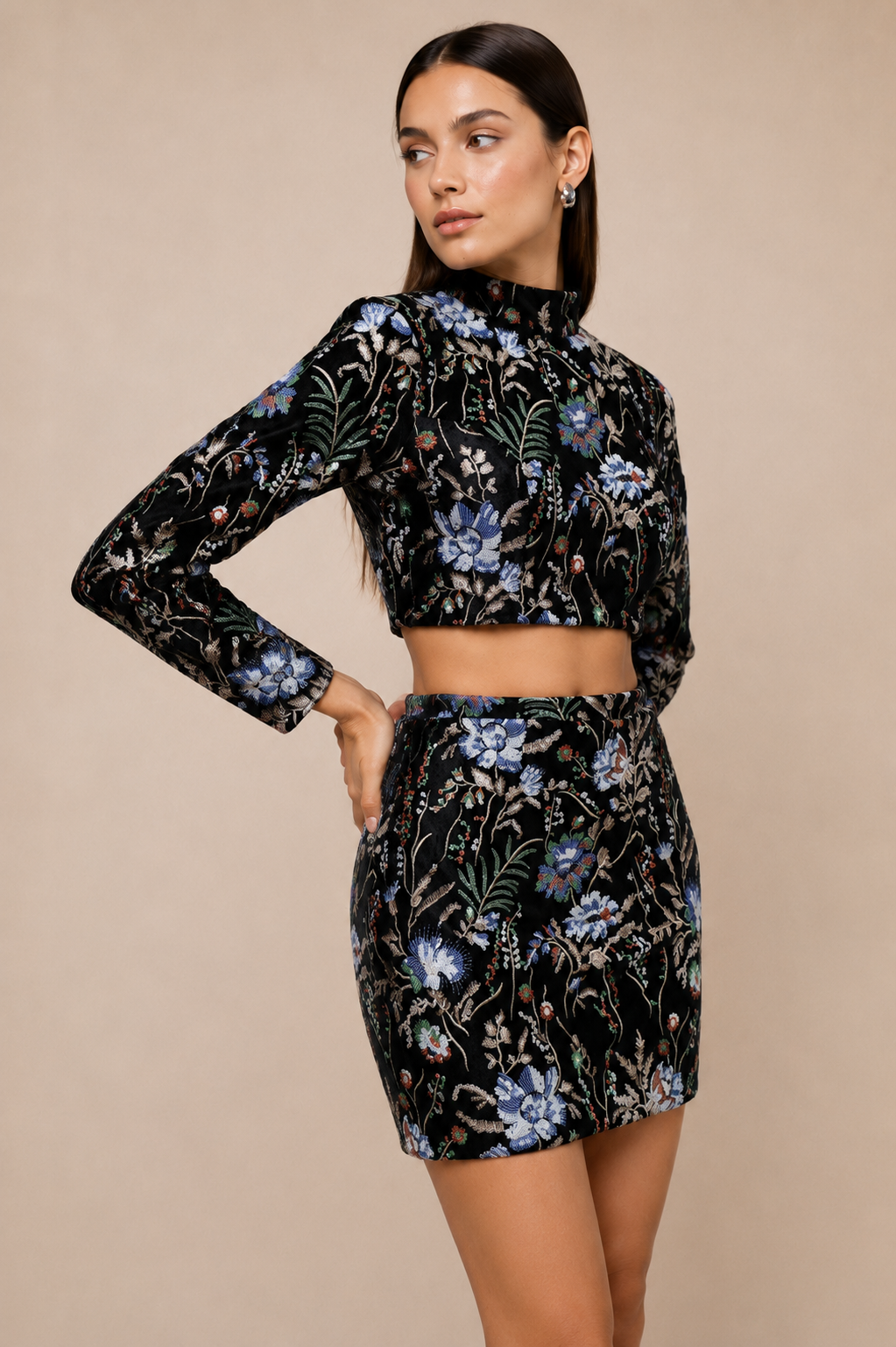 Floral Sequin Embroidered Velvet Cropped Jacket